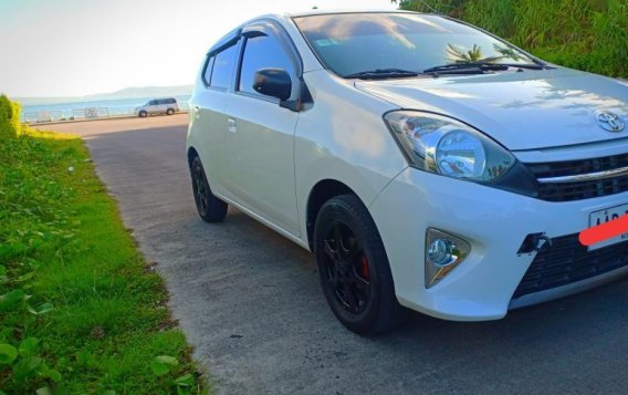 2nd Hand Toyota Wigo 2014 for sale in Legazpi