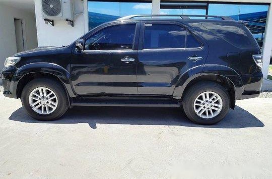 Black Toyota Fortuner 2014 at 38000 km for sale-2