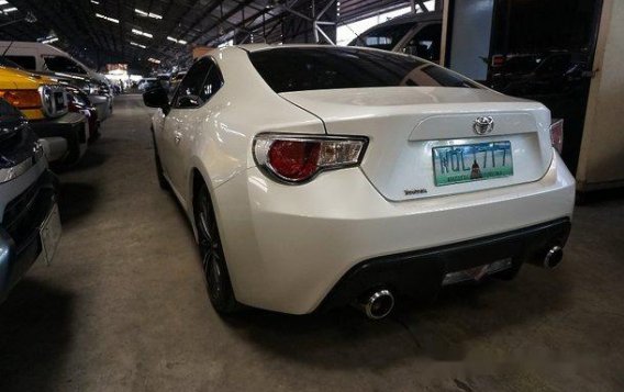 Sell Used 2014 Toyota 86 at 18000 km in Makati-5