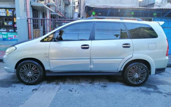 Sell 2nd Hand 2005 Toyota Innova at 110000 km in Marikina