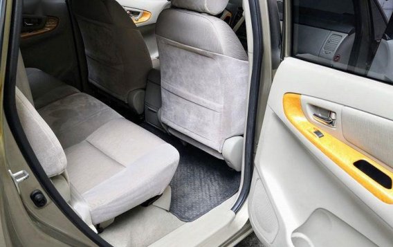 Used Toyota Innova 2010 at 70000 km for sale