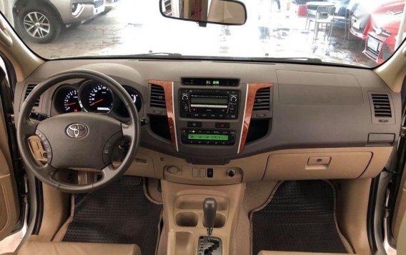 2010 Toyota Fortuner for sale in Makati-7