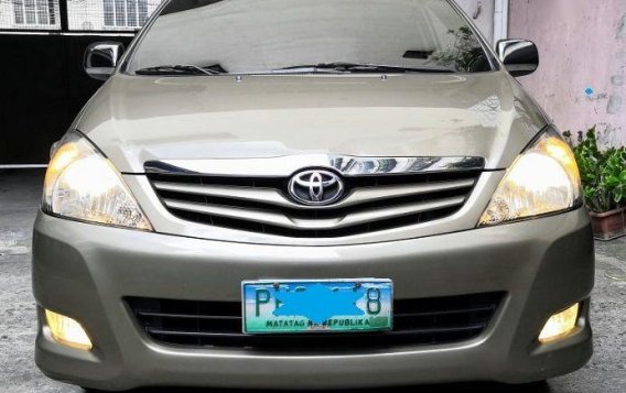 Used Toyota Innova 2010 at 70000 km for sale-1