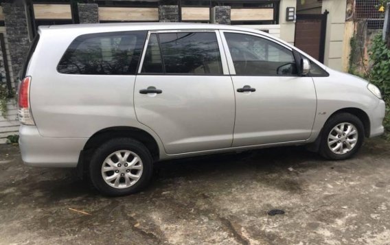 Selling 2nd Hand Toyota Innova 2011 in Caloocan-1