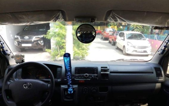Used Toyota Hiace 2017 Manual Diesel for sale in Malabon-4