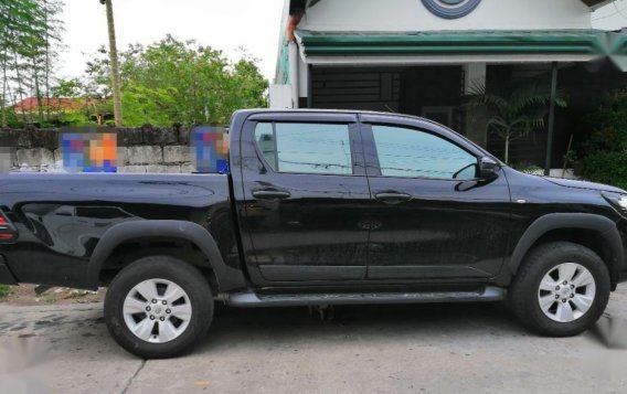 Selling 2nd Hand Toyota Hilux 2016 Manual Diesel in Angeles-2