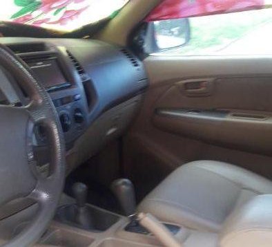 Selling Toyota Hilux 2010 Automatic Diesel in Malaybalay-5