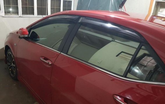 Selling 2nd Hand Toyota Corolla Altis 2015 in Manila-2