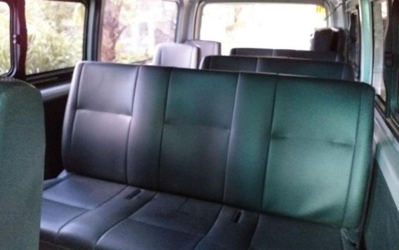 2nd Hand Toyota Hiace 2015 at 60000 km for sale-4