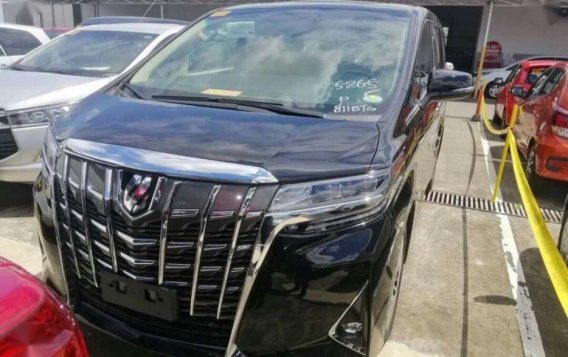 Sell Brand New 2019 Toyota Alphard Automatic Gasoline in Makati-5