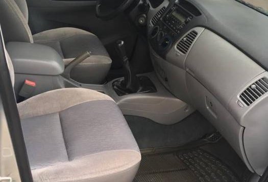 Selling 2nd Hand Toyota Innova 2011 in Caloocan-5