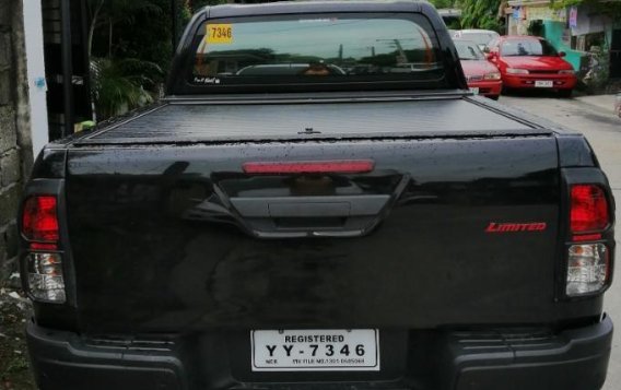 Selling 2nd Hand Toyota Hilux 2016 Manual Diesel in Angeles-3