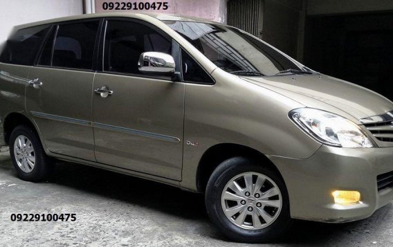Used Toyota Innova 2010 at 70000 km for sale-4