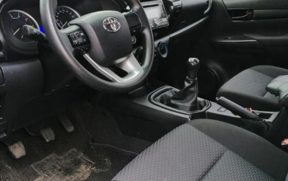 Selling 2nd Hand Toyota Hilux 2016 Manual Diesel in Angeles-4