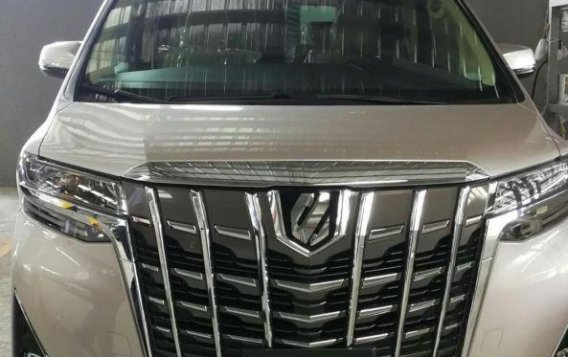 Sell Brand New 2019 Toyota Alphard Automatic Gasoline in Makati-3