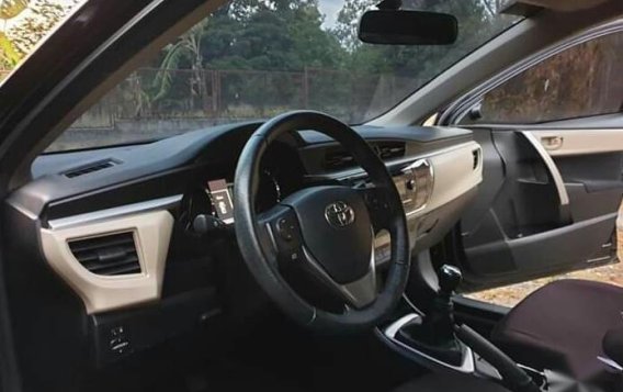 2nd Hand Toyota Altis 2016 Manual Gasoline for sale in Las Piñas-5