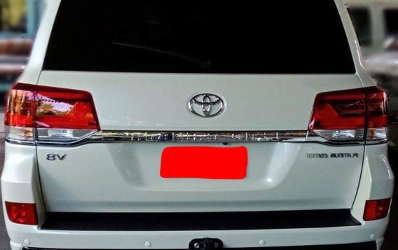 Sell White 2019 Toyota Land Cruiser in Manila-4