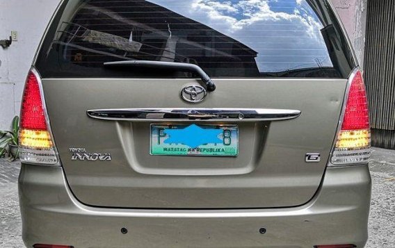 Used Toyota Innova 2010 at 70000 km for sale-6