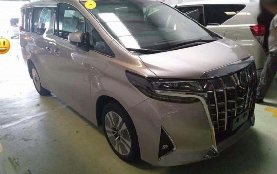 Sell Brand New 2019 Toyota Alphard Automatic Gasoline in Makati-6