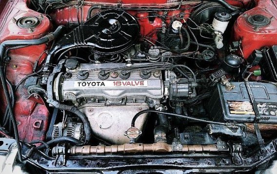 Selling Used Toyota Corolla 1990 at 130000 km in Bacoor-3
