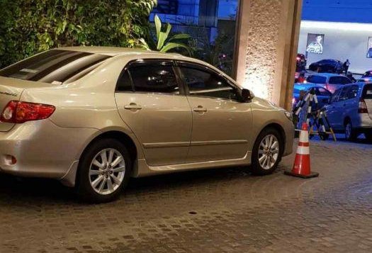 Selling 2nd Hand Toyota Altis 2009 in Pasay-5