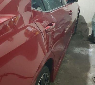 Selling 2nd Hand Toyota Corolla Altis 2015 in Manila