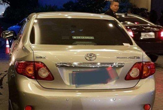 Selling 2nd Hand Toyota Altis 2009 in Pasay-6
