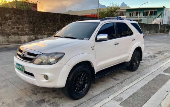 Selling 2nd Hand Toyota Fortuner 2006 in Las Piñas-1