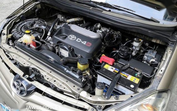 Used Toyota Innova 2010 at 70000 km for sale-10
