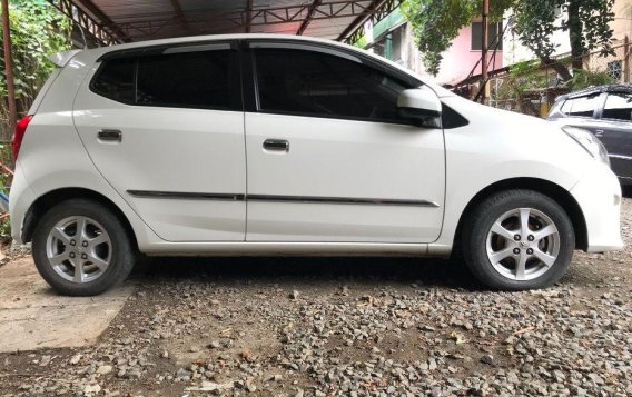 White Toyota Wigo 2017 for sale in Manual-2