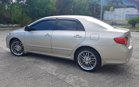 Selling 2nd Hand Toyota Altis 2010 Automatic Gasoline in Manila-3