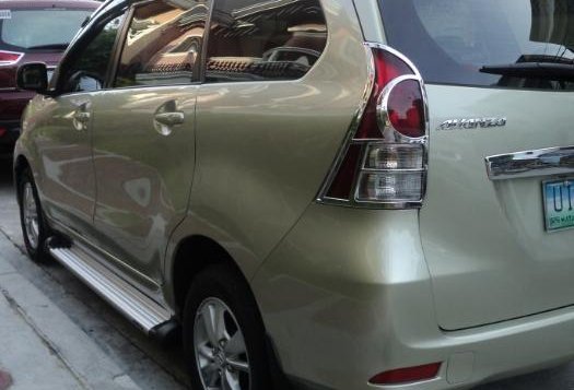 Selling Used Toyota Avanza 2012 Automatic Gasoline at 30000 km in Quezon City-1