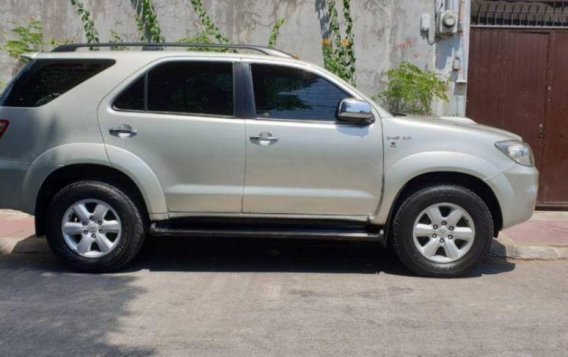 Toyota Fortuner 2011 Automatic Diesel for sale in Quezon City-1