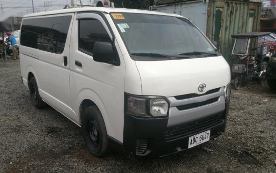 Sell 2nd Hand 2015 Toyota Hiace Manual Diesel at 37000 km in Cainta