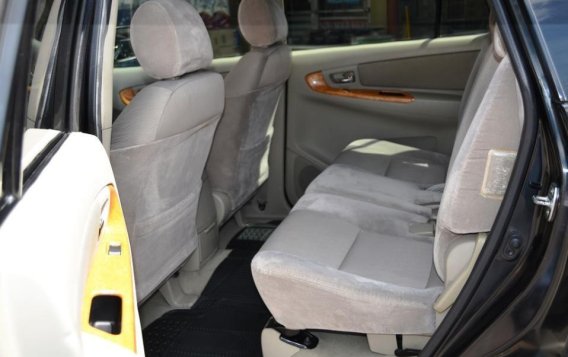 Sell 2010 Toyota Innova Automatic Diesel at 80000 km in Pasig-9