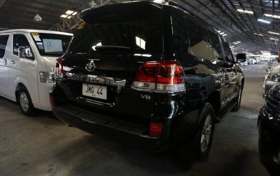 Selling Black Toyota Land Cruiser 2015 at 30000 km in Makati-3