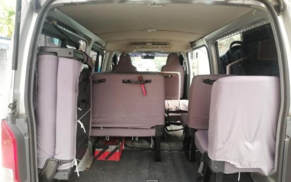 Selling 2nd Hand Toyota Hiace 2015 Manual Diesel at 80000 km in Pasig-9