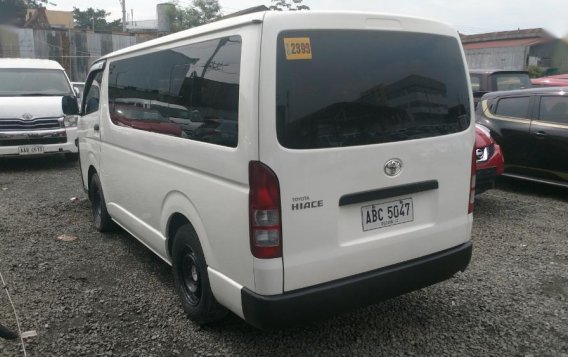 Sell 2nd Hand 2015 Toyota Hiace Manual Diesel at 37000 km in Cainta-4