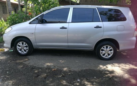 Selling 2nd Hand Toyota Innova 2011 at 80000 km in Santiago-6