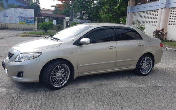 Selling 2nd Hand Toyota Altis 2010 Automatic Gasoline in Manila-4