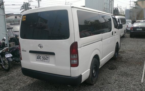 Sell 2nd Hand 2015 Toyota Hiace Manual Diesel at 37000 km in Cainta-3