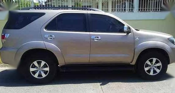 Toyota Fortuner 2007 Automatic Diesel for sale in Dasmariñas-4