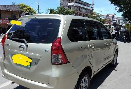 Selling 2nd Hand Toyota Avanza 2012 in Angono-3