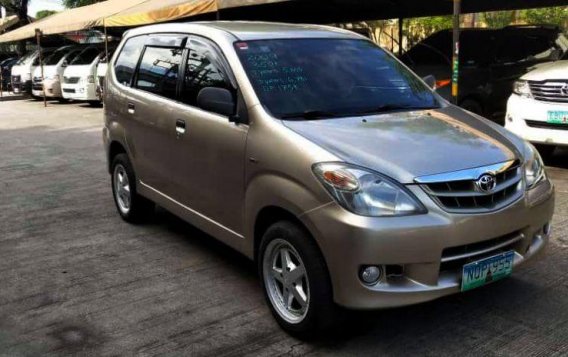 Selling Gold Toyota Avanza 2009 at 89,882 km in Cainta-2