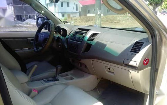 Toyota Fortuner 2007 Automatic Diesel for sale in Dasmariñas-5