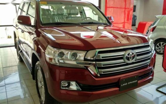 Selling Brand New Toyota Land Cruiser 2019 in Makati-1