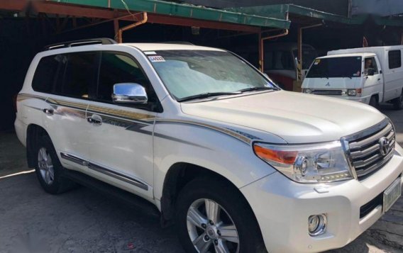 Selling Toyota Land Cruiser 2012 Automatic Diesel in Manila-2