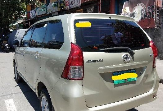 Selling 2nd Hand Toyota Avanza 2012 in Angono-2