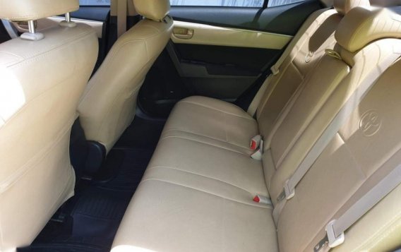2nd Hand Toyota Corolla Altis 2014 at 80000 km for sale in Parañaque-3