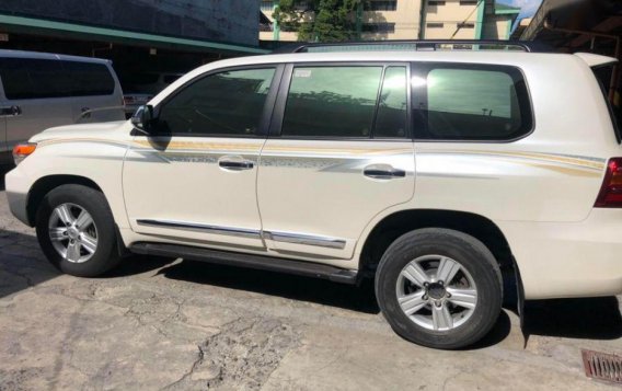Selling Toyota Land Cruiser 2012 Automatic Diesel in Manila-3